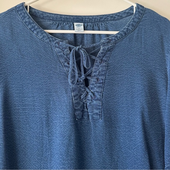Old Navy Textured Chambray Lace Front Top - Picture 3 of 9